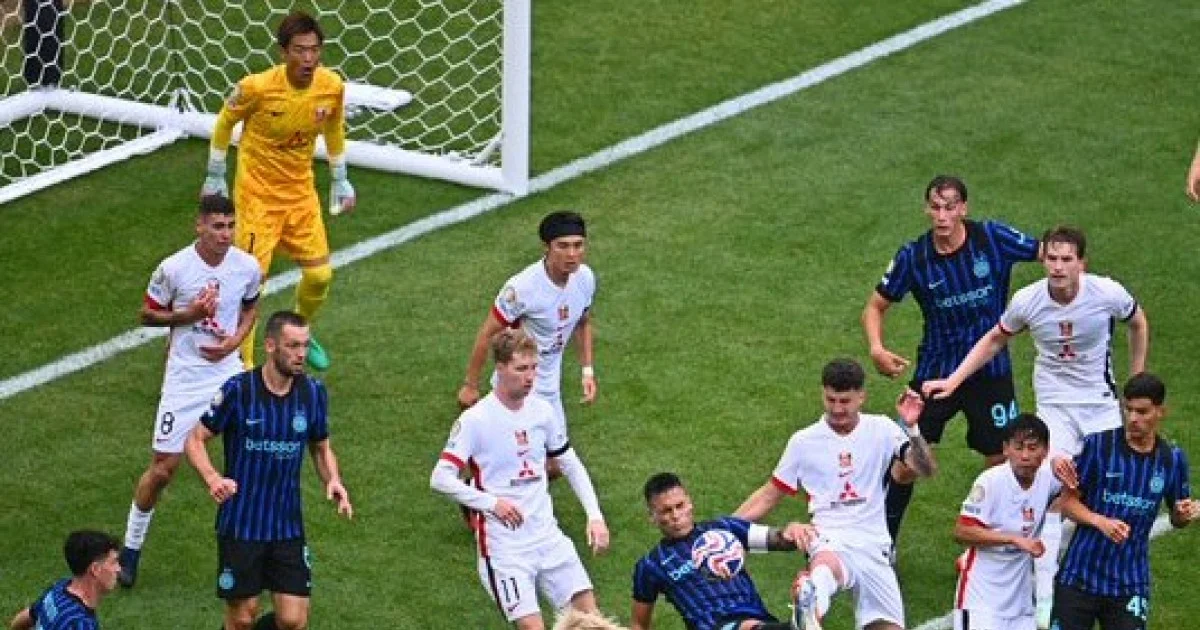 Skor 2 1 Inter Milan Menang Dramatis Atas Wakil Asia